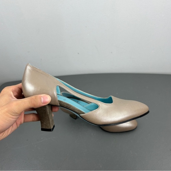 Thiery Rabotin Metallic Leather Cut-out Heels - Picture 3 of 7